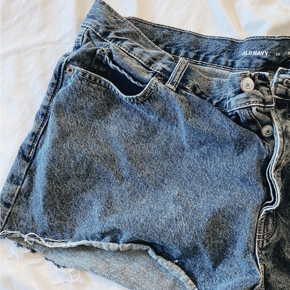 $17 | Old Navy Jean Shorts |
20 | Good Condition